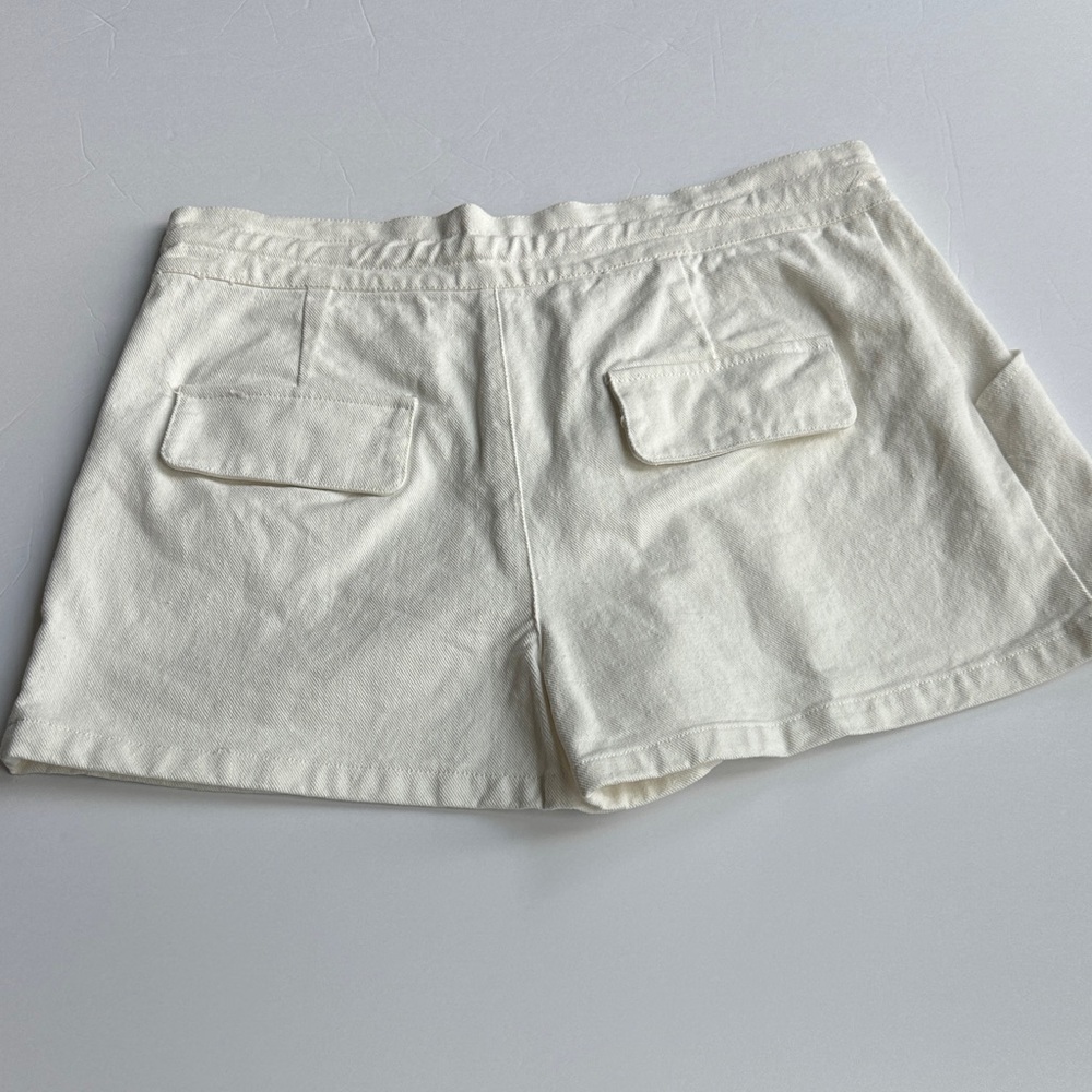 Forever 21 Women's Cream High-Waisted Shorts | Minimalist | Size Large - Picture 8 of 8